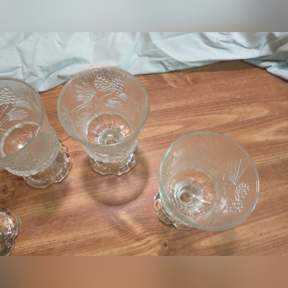 Tiara Indiana Glass Ponderosa Pine Cone Tree Footed Goblet Cup 6'” Christmas 4pc - Picture 4 of 9